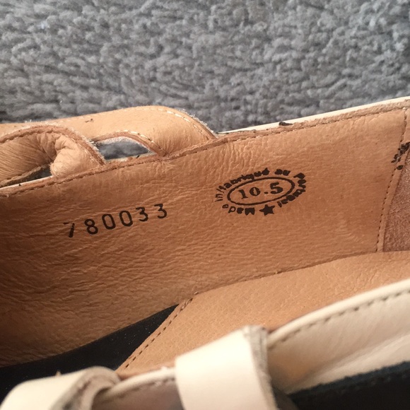 John Fluevog Black and Cream Heels - Picture 4 of 4